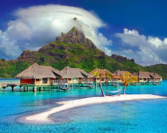 Ile wynosi urlop macierzyński w 2023?